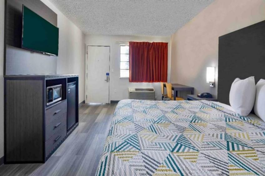 1 King Bed  Non-Smoking - foto 5