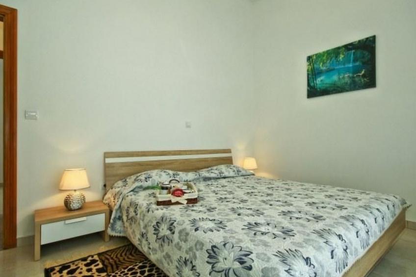 mit Pool, Terrasse und Parkplatz - foto 10