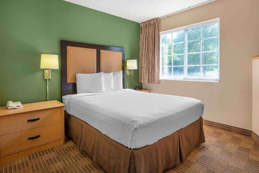 1 King Bed | Hearing Accessible, Kitchen - foto 34