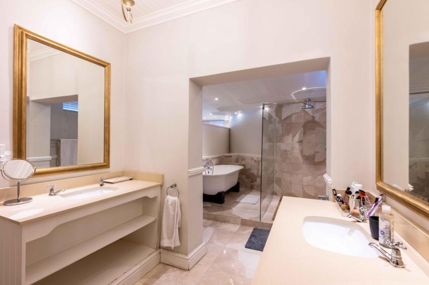 4 Bedroom Self Catering House - foto 25