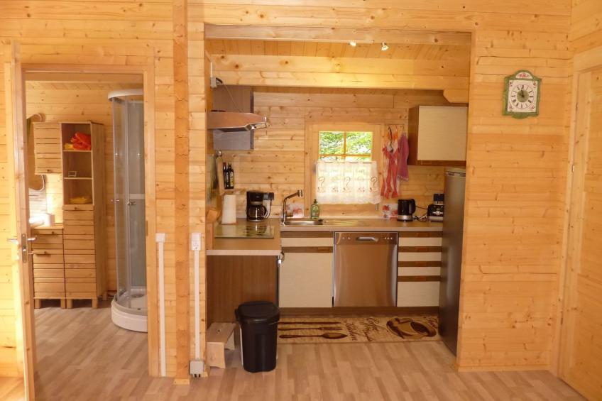 Holz-Blockhaus für vier Personen mit Terrasse - foto 9