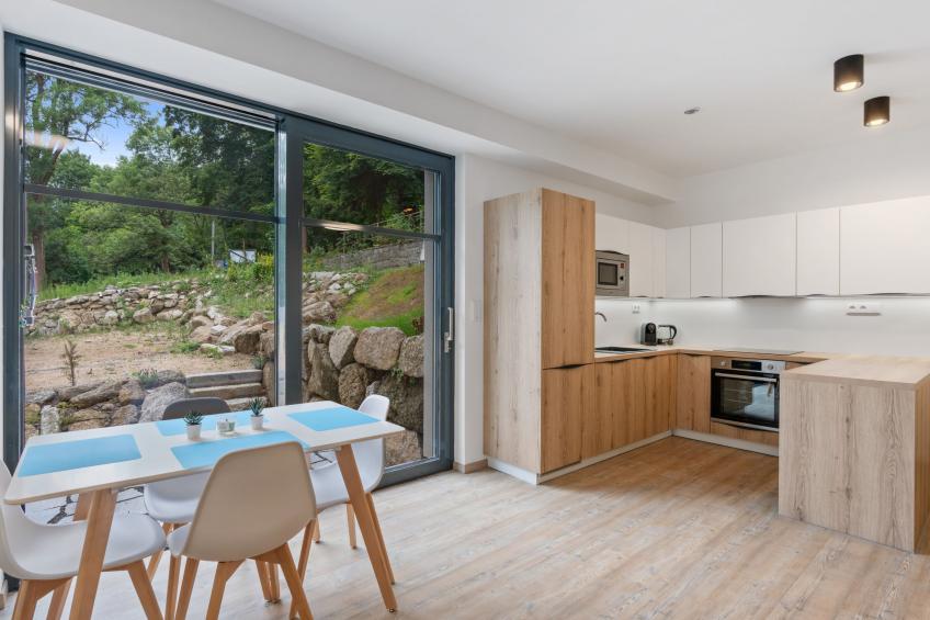 Pod korunami - foto 3