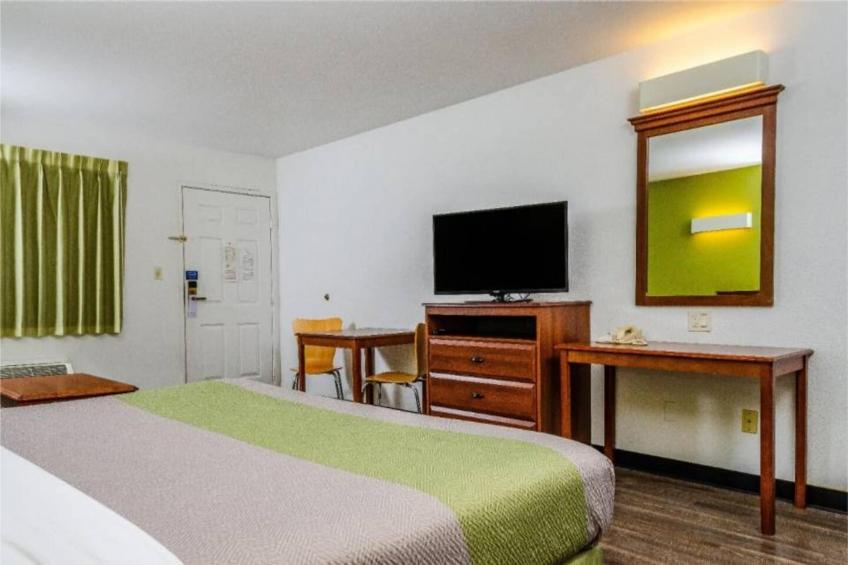 1 King Bed  Non-Smoking - foto 10