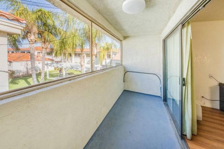 2 Queen Beds  Smoking Balcony - foto 47