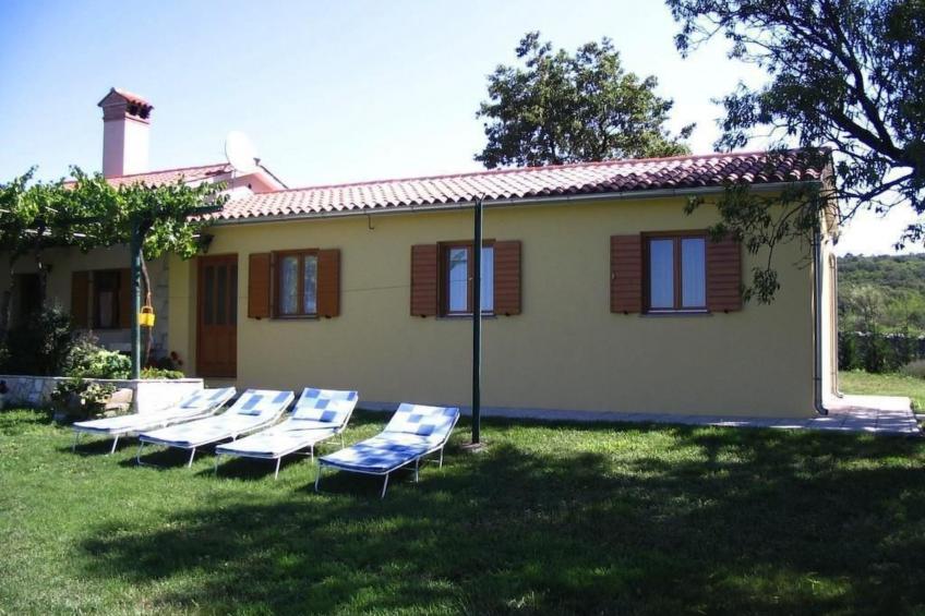 Charmantes Ferienhaus in Bartići mit Terrasse - foto 5