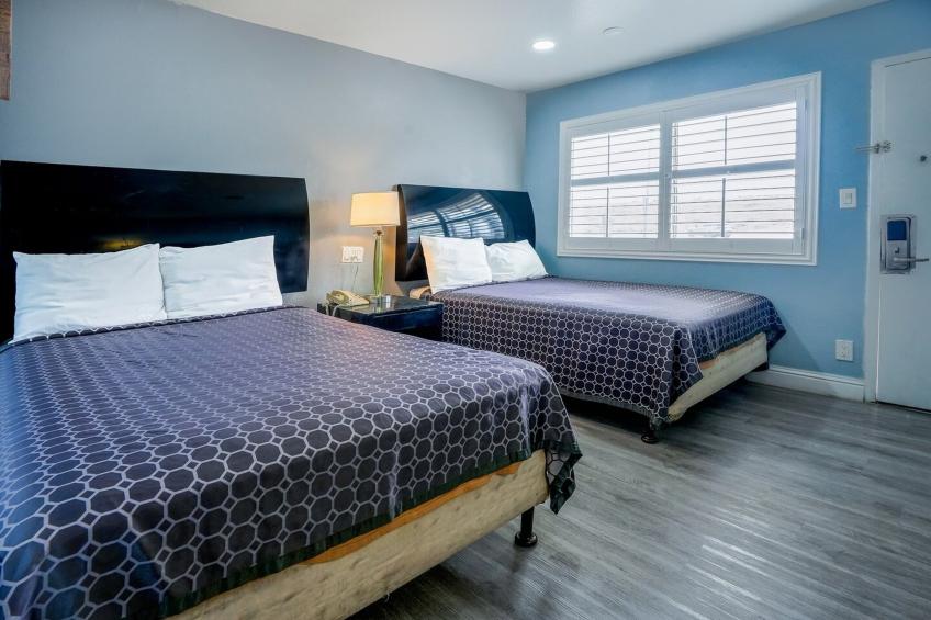 2 Full Beds Non-Smoking