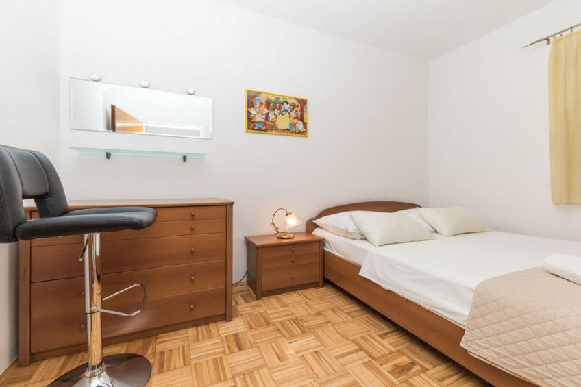 Relaxing Holiday Home with Pool, Fitness Area, and Entertainment Facilities - Six Bedroom Holiday Home - foto 19