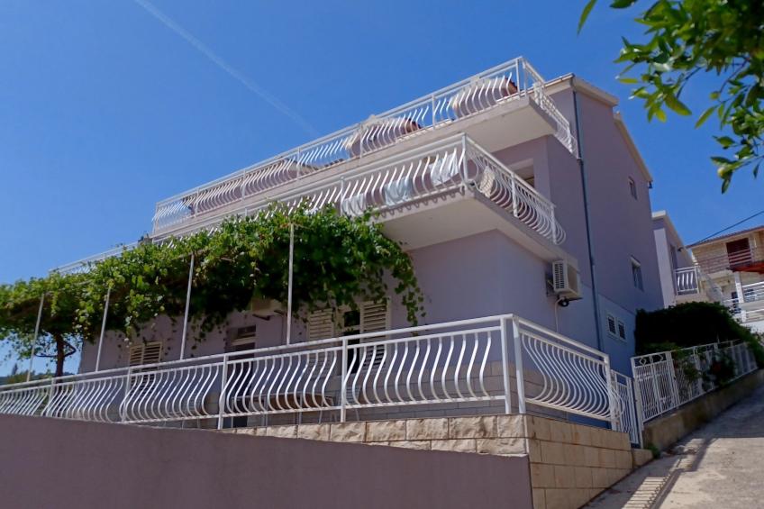 Bertie's Lodge - Two Bedroom Apartment with Terrace and Sea View(A1) - foto 12