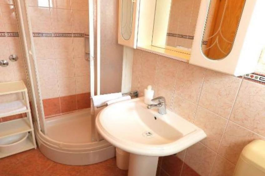 Apartments Trogrlić - Two-Bedroom Apartment with Balcony and Sea View - foto 4