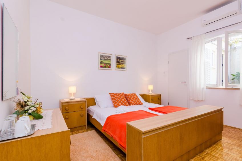 Rooms Batina- Standard Double Room-2 - foto 4