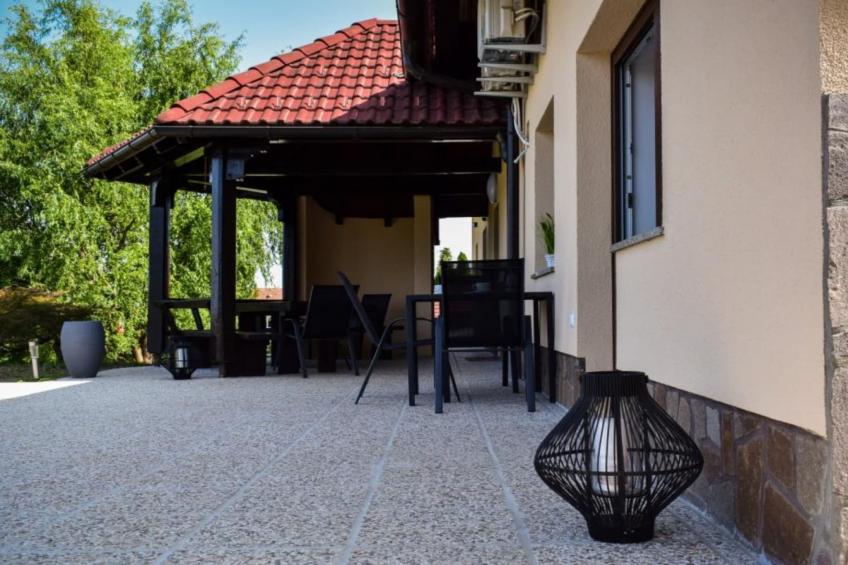 Zevnik Quiet Retreat with Stunning Views and Equestrian Activities - One Bedroom Apartment - foto 44