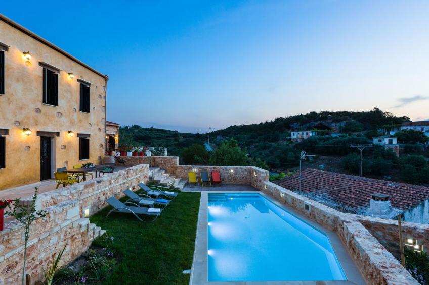 Freistehendes Ferienhaus mit großem Pool - foto 10