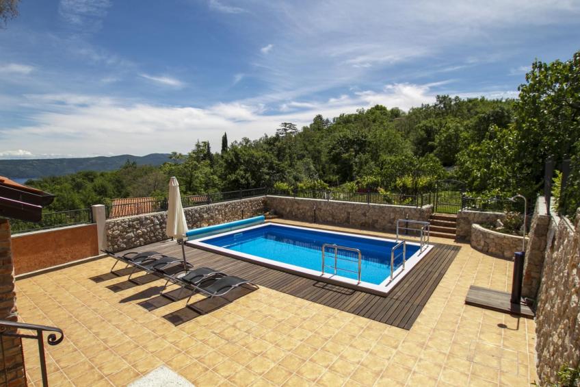 Geräumiges Ferienhaus in Brseč mit Privatem Pool - foto 3