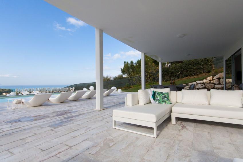 Weiße Luxusvilla - foto 44