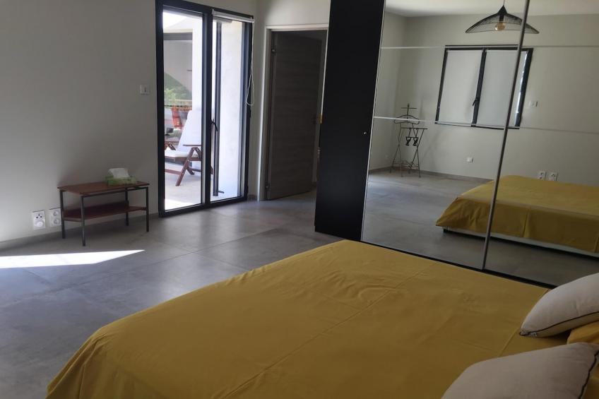 Belle maison avec piscine à débordement chauffée - foto 16