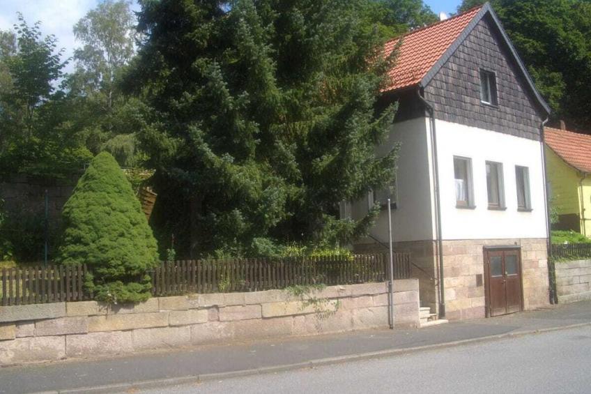 143458