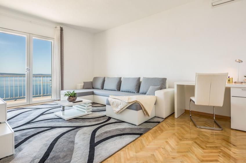 Große Wohnung in Omiš mit Möbliertem Balkon - foto 13