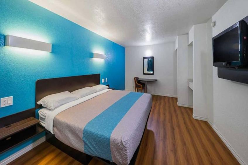 1 King Bed  Smoking - foto 3