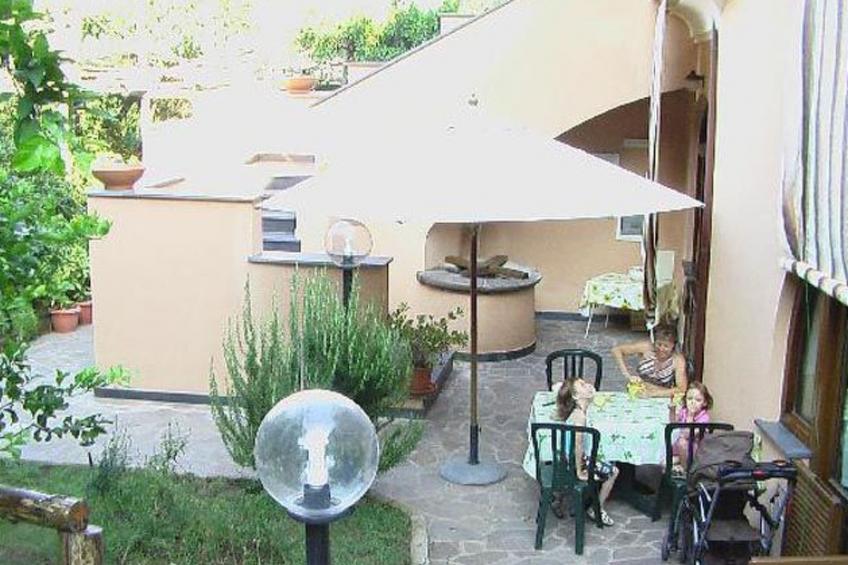 Rosa' Wohnung mit privatem Garten - foto 18