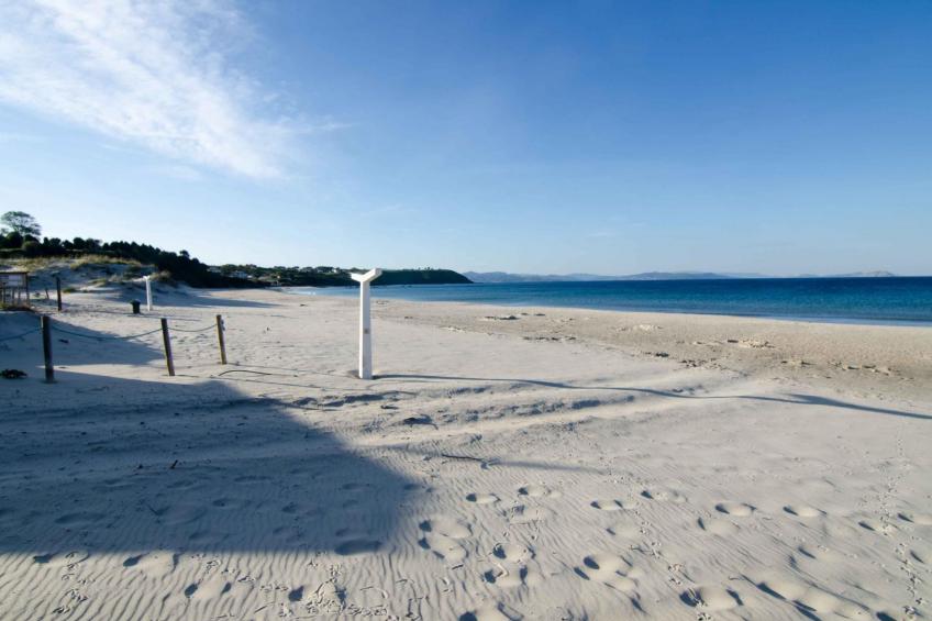 Sehr helle Villa in Strandnähe mit großem Garten und überdachter Terrasse - foto 9