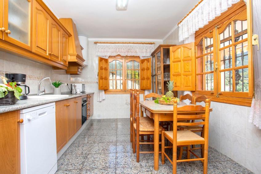 Familienhaus mit großzügigen Außenanlagen - foto 31