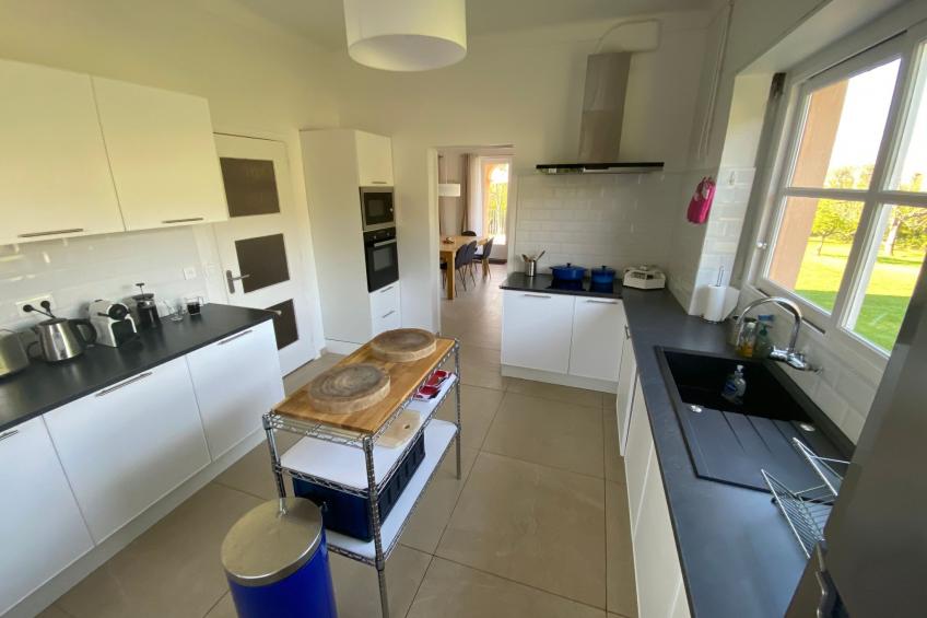 Geräumige und elegante Villa mit großem Garten, Swimmingpool und 3 Schlafzimmer - foto 22