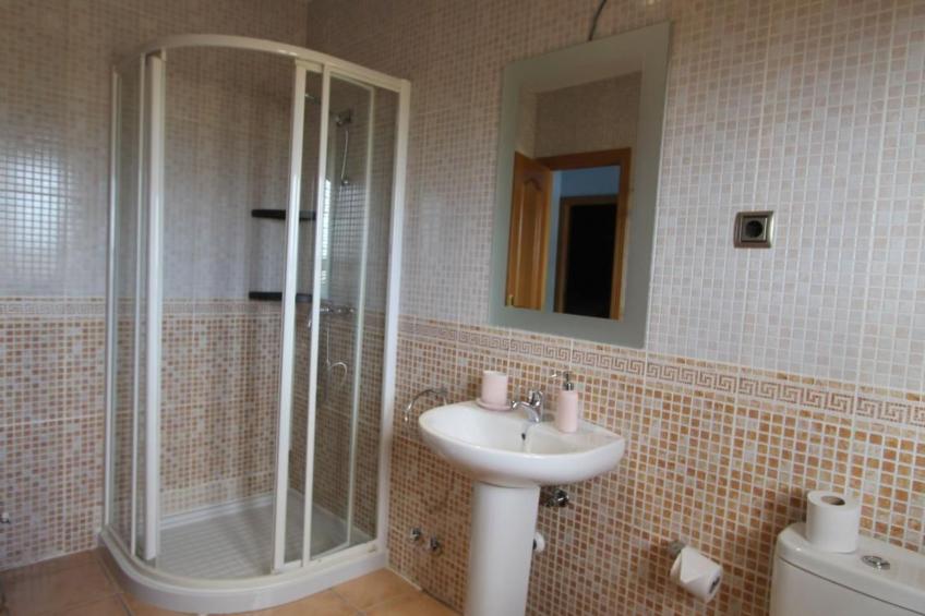 in Seseña mit großem Garten - foto 37