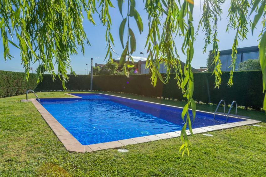 Costabravaforrent Gavarres, für 6 Personen mit Gemeinschaftspool