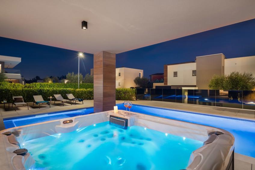 Villa mit Swimmingpool, Whirlpool und Sauna - BF-96KHV - foto 10