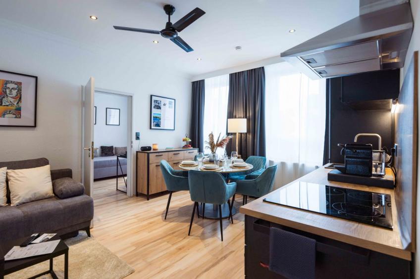 Schiller Apartment im Zentrum von Hof. Küche, Parkplatz, 250MBit Wlan