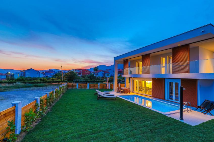 Modern eingerichtete Villa Ingrid mit beheiztem Pool - foto 3