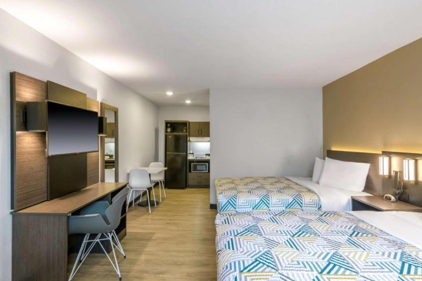 2 Queen Beds  Non-Smoking Kitchen