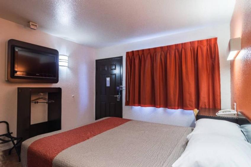 1 Full Bed  Smoking - foto 7
