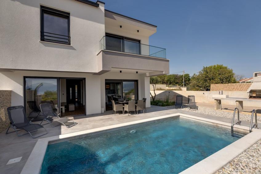 Villa "Rosemary" mit Pool und Panoramablick auf das Meer