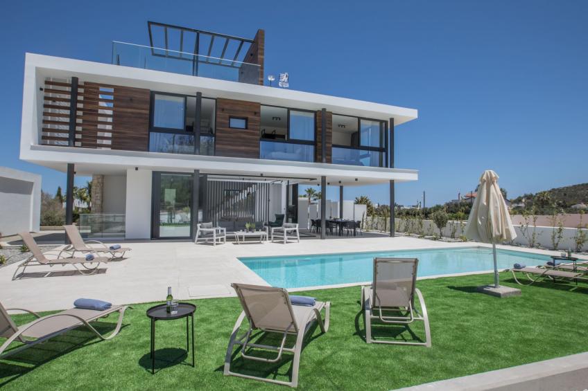 Geräumige Villa mit großem Garten und Pool - foto 3