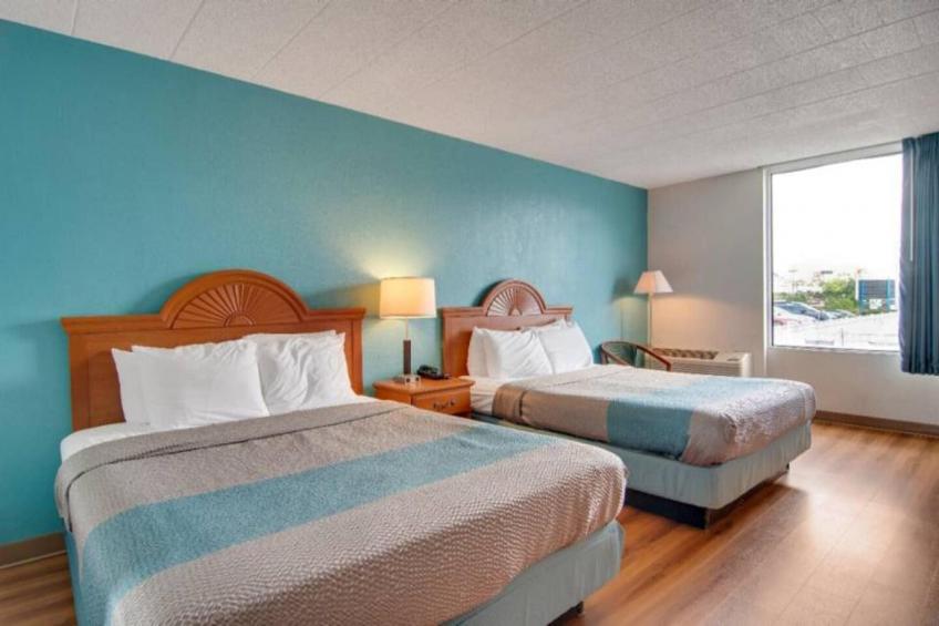 2 Queen Beds  Non-Smoking Micfridge - foto 6