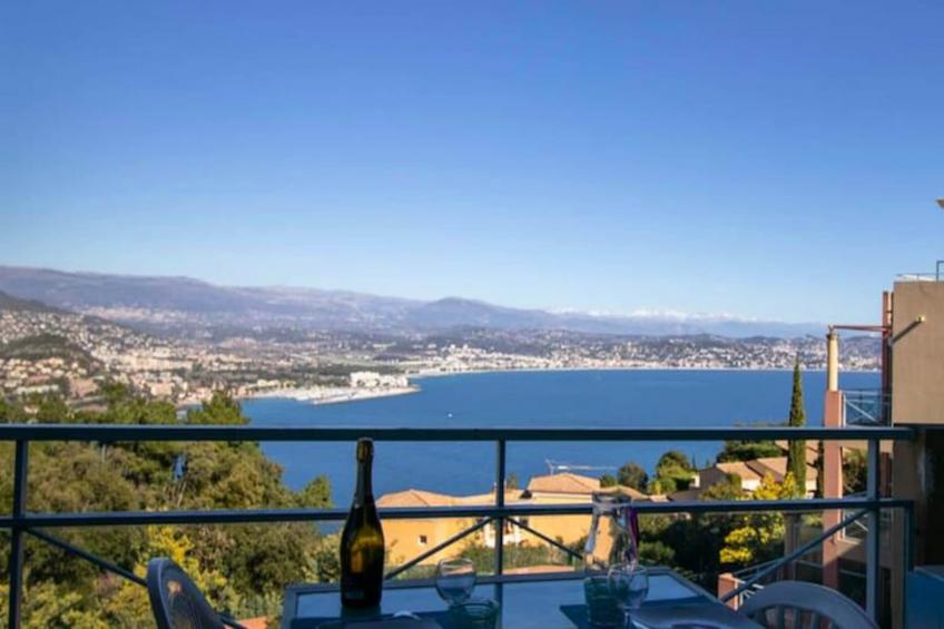 Superbe 32m² Avec Balcon Et Magnifique Vue Sur Mer