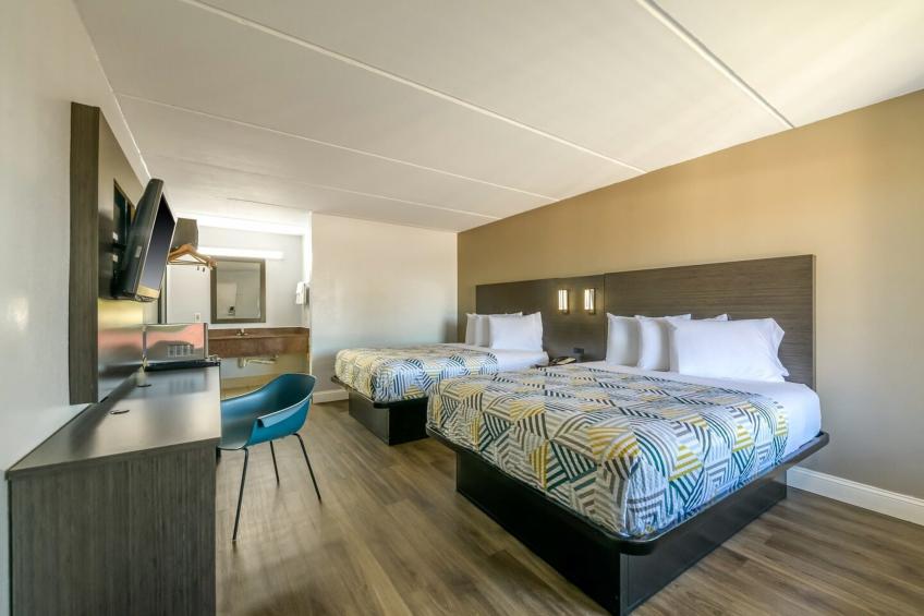 2 Queen Beds  Non-Smoking Kitchen - foto 24
