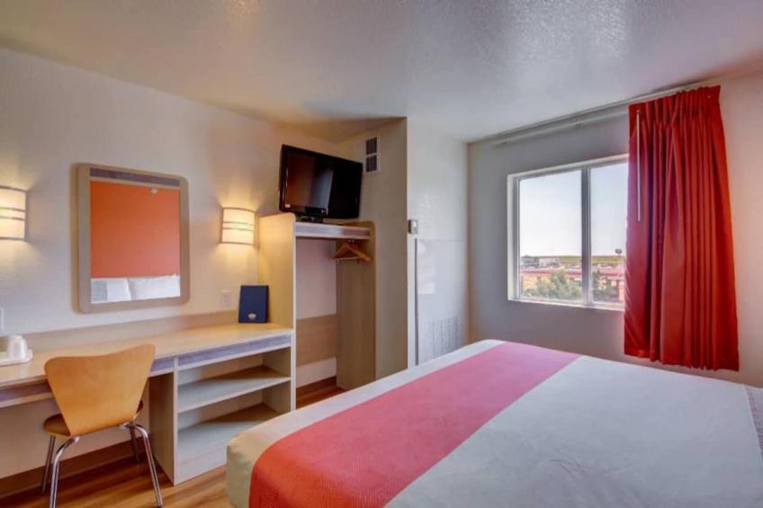 1 King Bed  Smoking - foto 10