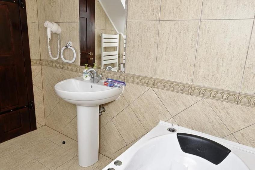 Kürzlich in eine Ferienvilla konvertiertes (2010), umfriedetes Haus aus der Sac - foto 19