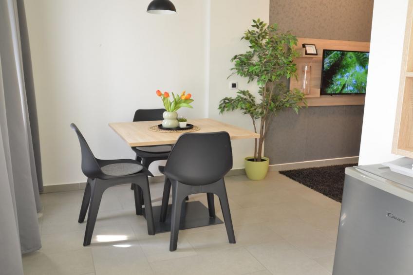 Stylish Apartments with Osijek Near Top Attractions - Comfort Studio Apartment - Maks - foto 8