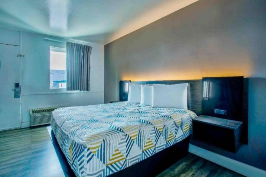 1 Full Bed  Non-Smoking Micfridge - foto 15