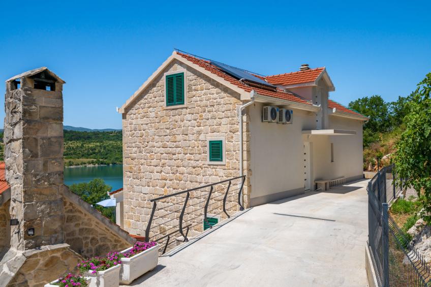 Escape on lake - foto 36