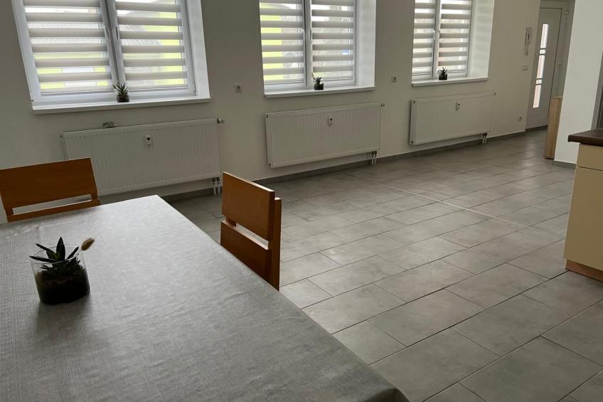 Große, möblierte Wohnung mit Garten - foto 2