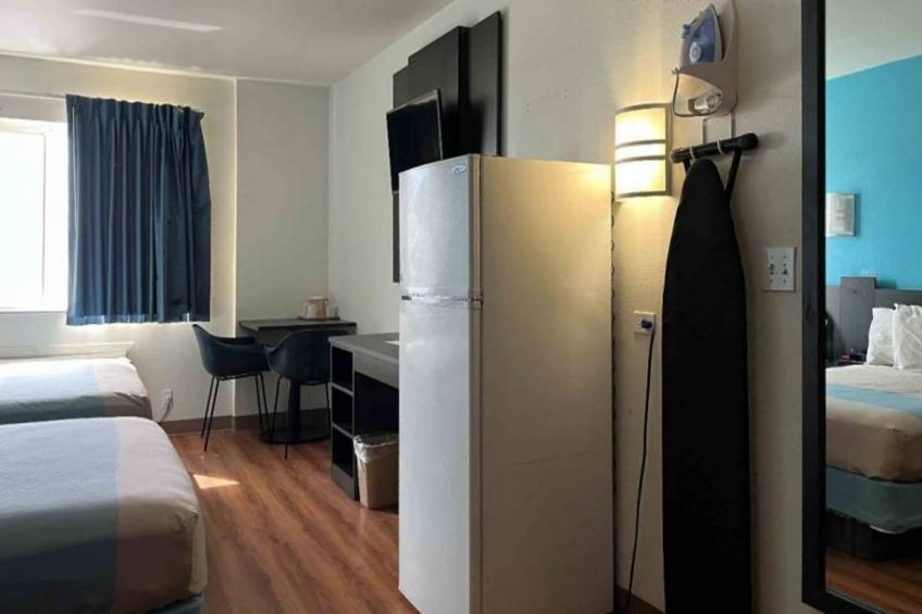 2 Queen Beds  Non-Smoking Kitchen - foto 3