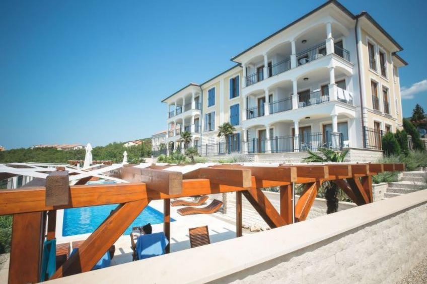 Wohnung "Zayml Povile" mit Blick auf das Wasser