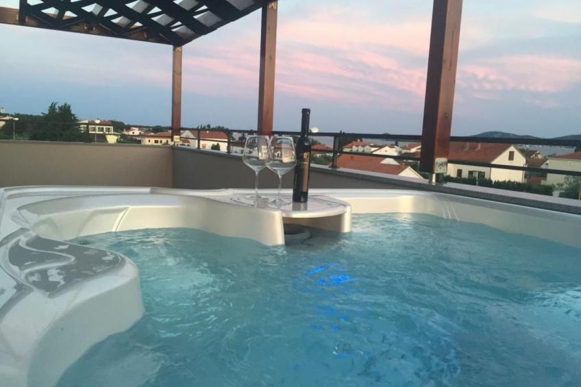 Komfortable Wohnung mit privatem Jacuzzi