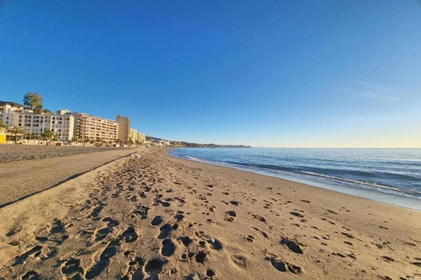 Sky-High Seaside Fuengirola Flat - foto 25