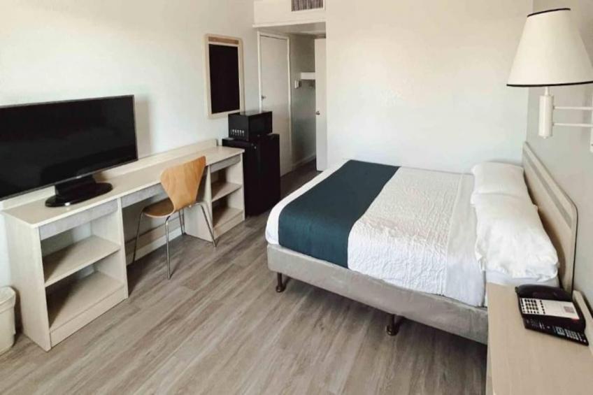 1 Full Bed  Non-Smoking