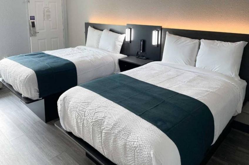 2 Full Beds  Non-Smoking Kitchen - foto 19